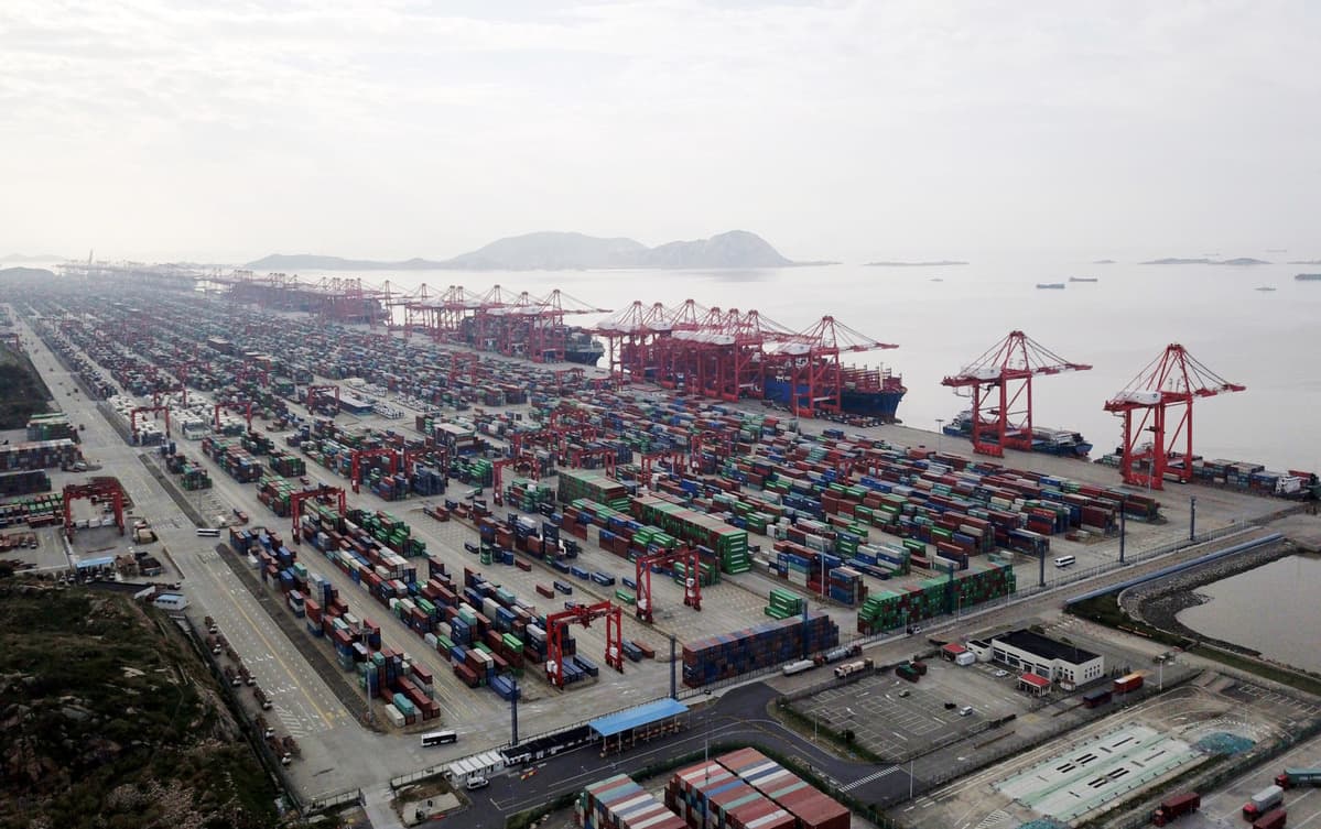 上海港は、世界のコンテナスループットで引き続き1位にランクされています